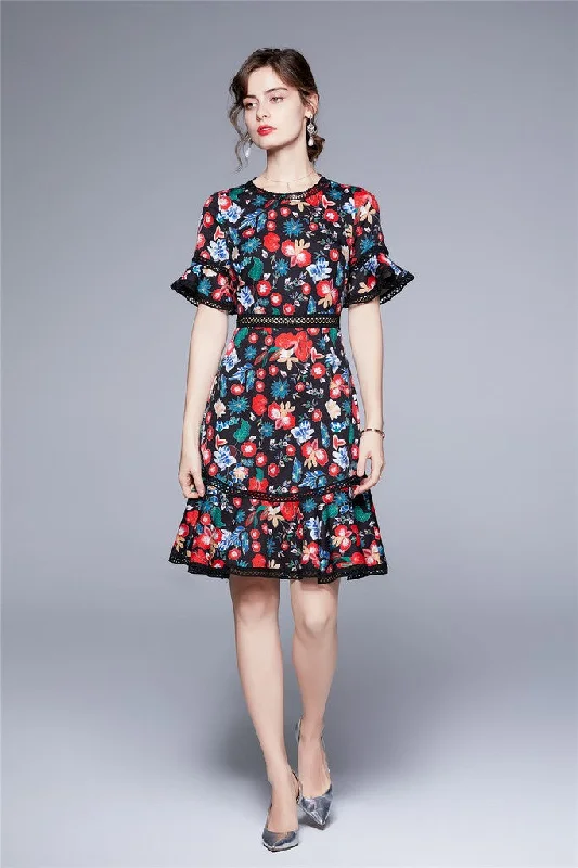Shop Smart, Save Big!Black & Red & Blue floral print Day A-line Crewneck Juliet Short Sleeve Above Knee Dress