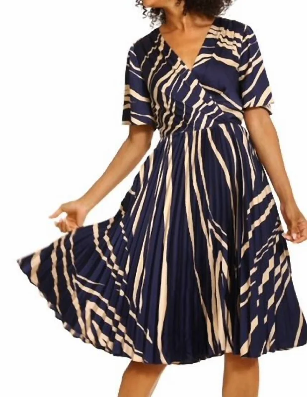 Don't Miss Out!V-Neck Short Sleeve Midi Dress In Royal Navy Blue