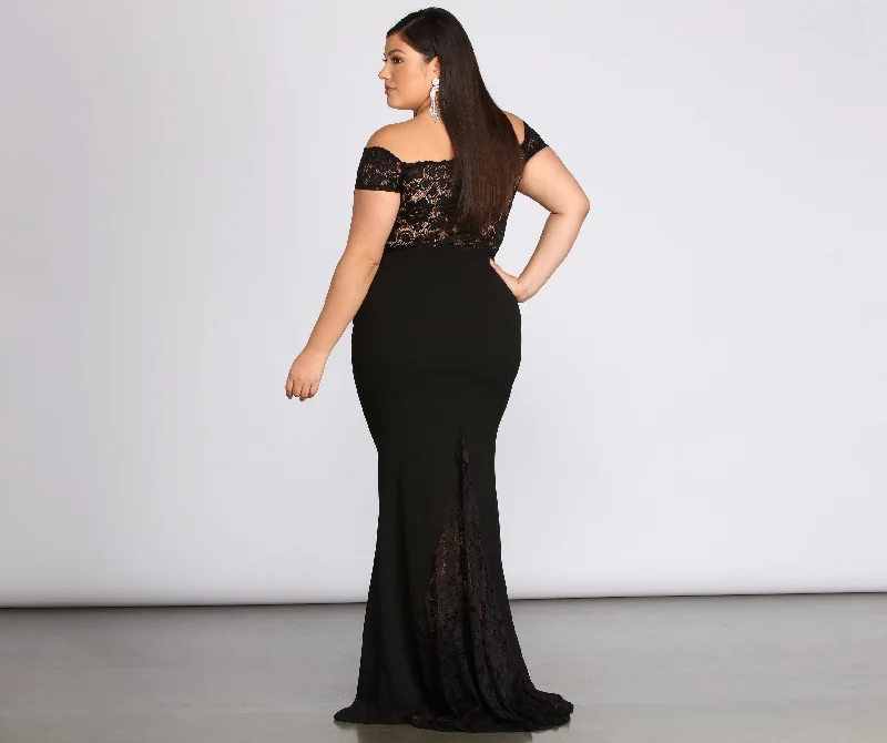 Time to Snag a Bargain!Plus Layla Formal Lace Dress
