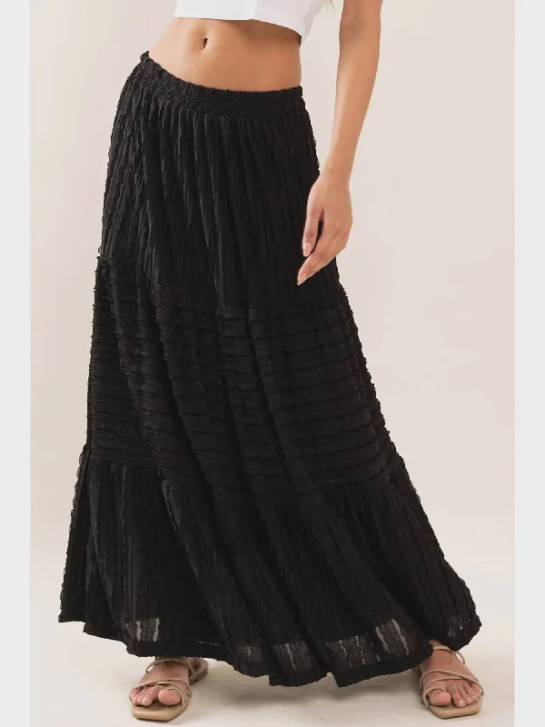 New Discounts Just Dropped!Women's Textured Tiered Long Skirt In Black